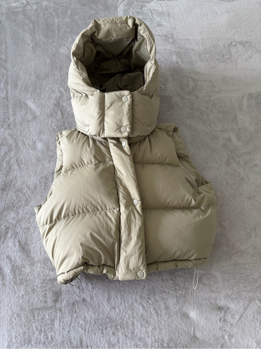 NWOT Lululemon athletica Taupe Puffer Vest with detachable Hood - Picture 7 of 12